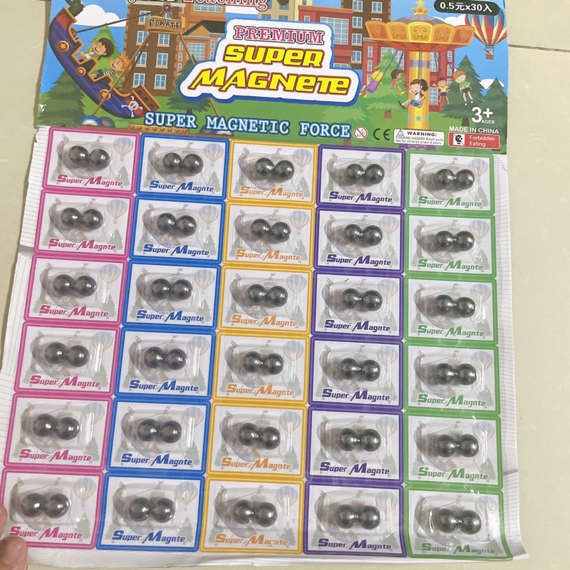 vỉ đồ chơi nam châm hình viên bi siêu đẹp.50 viên