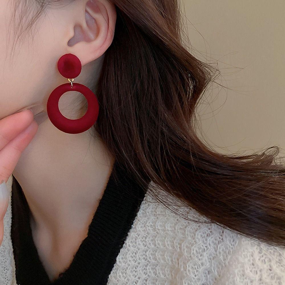 Bông Tai Dáng Dài Hình Tròn Phong Cách Cổ Điển Thời Trang Mùa Đông Cho Nữ