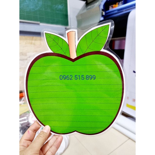 Quả táo In màu Éplastic  sau có nam châm lá.