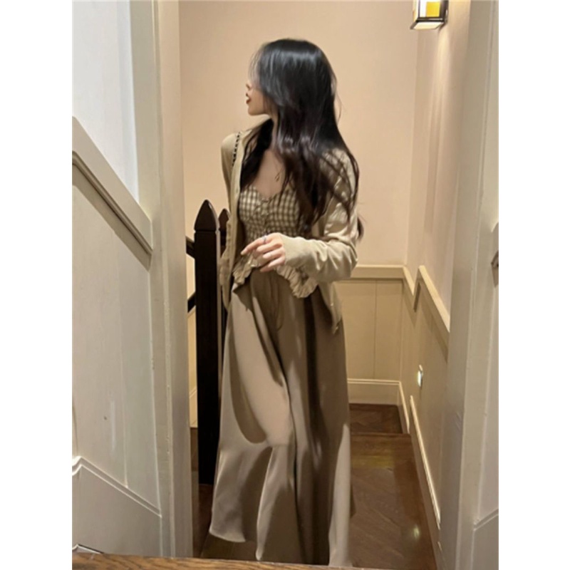Set Áo Hai Dây + Áo Khoác Cardigan + Chân Váy Lưng Cao Họa Tiết Sọc Caro Xinh Xắn Thời Trang Mùa Thu Cho Nữ