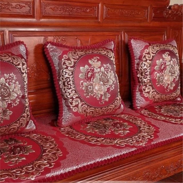 Đệm Trải Ghế Gỗ Phòng Khách Cao Cấp Với Họa Tiết Hoàng Gia Sang Trọng