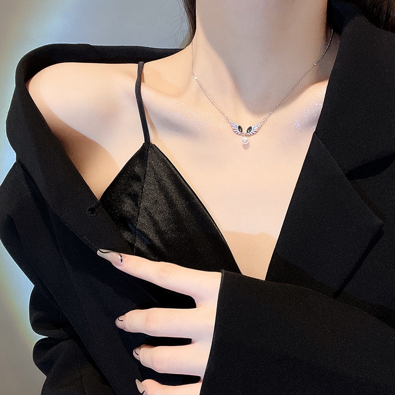 Vòng cổ Thép Titan Mặt Hình Đôi Cánh Nhỏ Đính Đá zircon Ngọc Trai Nhân Tạo Thời Trang Cho Nữ