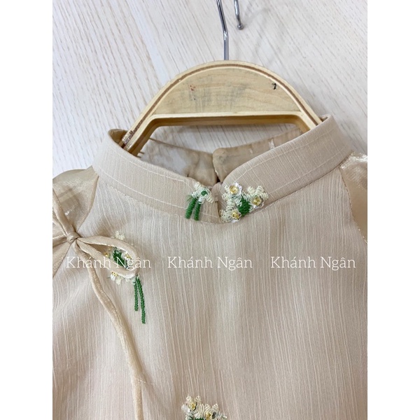 Áo dài cách tân cúc chi họa tiết thêu hoa nổi tay xuông nhẹ nhàng