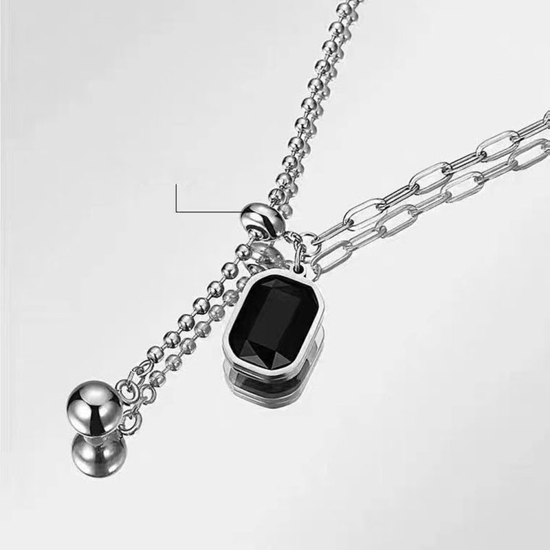 Dây Chuyền Mặt Vuông Màu Đen Thiết Kế Đơn Giản Độc Đáo