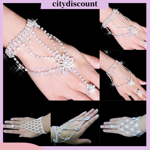 Vòng đeo tay nối nhẫn đính đá pha lê cho cô dâu