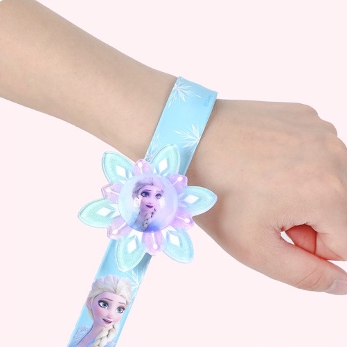 🍉Vòng đeo tay phát sáng cho bé- Vòng tay phát sáng có đèn Sanrio/KT/PAW PATROL,Vòng Tay Phát Sáng hình công chúa elsa，đồ haloween cho bé gái.