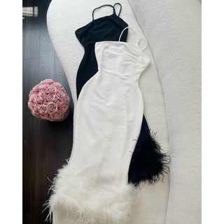 đầm maxi lệch vai phối lông vũ