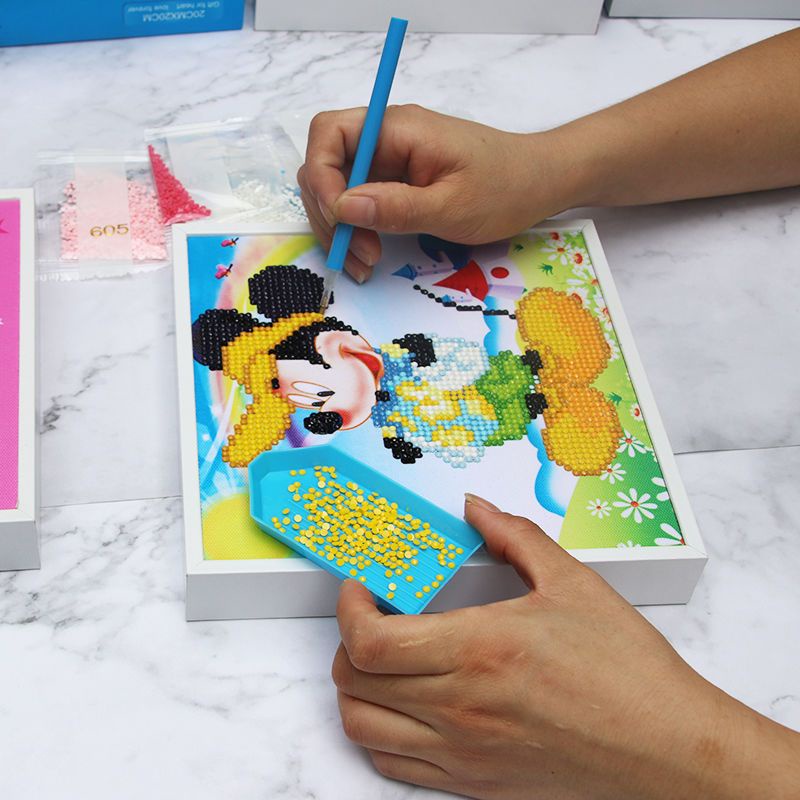 Bộ Dụng Cụ Làm Tranh Đính Đá Thủ Công Dành Cho Trẻ Em