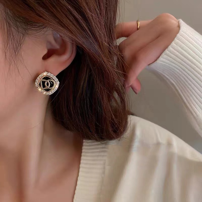 Khuyên Tai Nữ Hình Vuông Bằng Đồng Đính Đá zircon Đen Sang Trọng