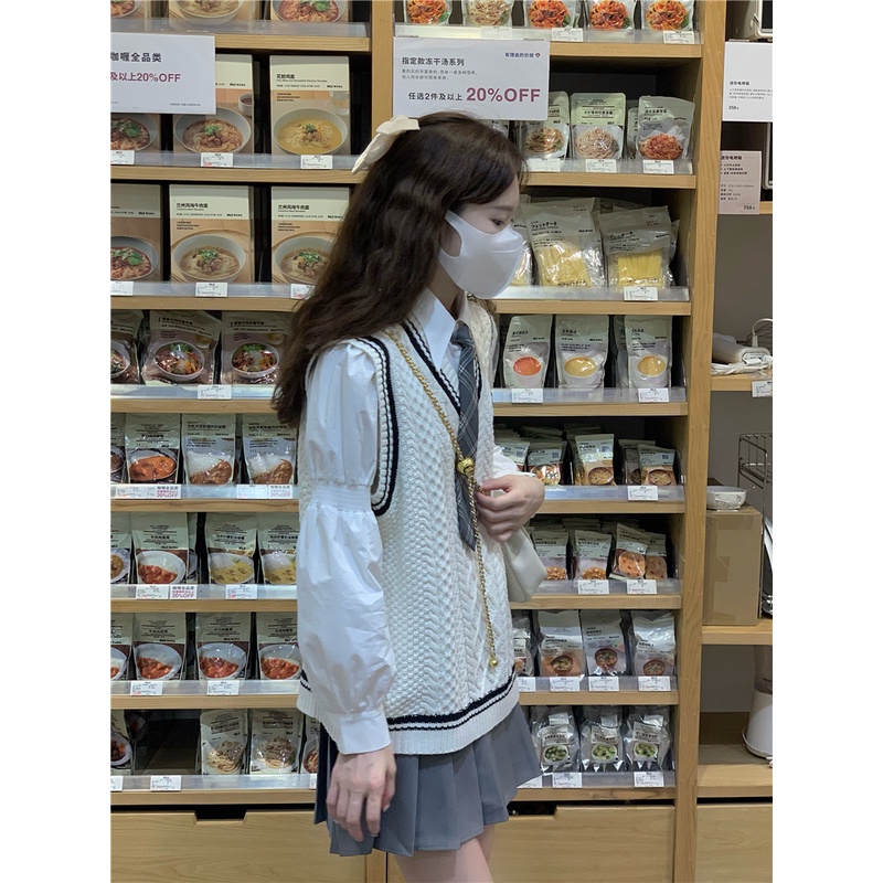 Áo vest len gile phối viền màu trắng kem dáng suông style nữ sinh Hàn Quốc đáng yêu