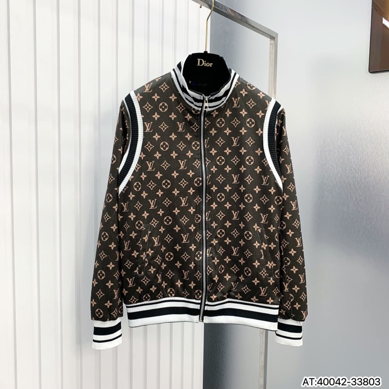 Áo khoác bomber jacket nam Eo Vì nâu nổi hoạ tiết hoa chữ monogram phối vạch sọc vai thêu logo chữ sau áo