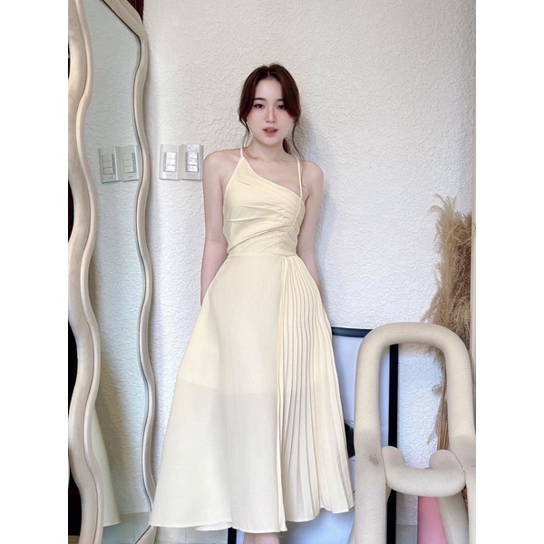 Đầm Maxi Lệch Vai Dập Li CC