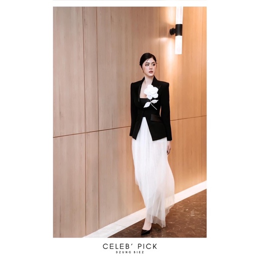 Hoa cài áo cover Dung Biez- Hoa size 10cm, 12cm, 15cm- Hoa cành ấn tượng sang chảnh