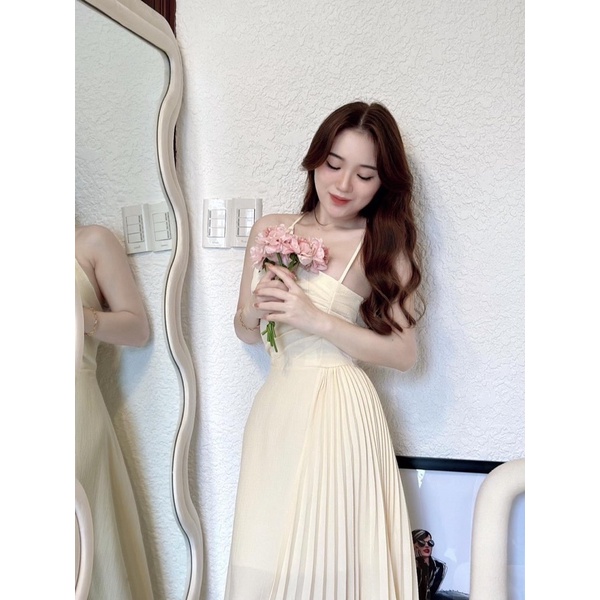 Đầm Maxi Lệch Vai Dập Li CC