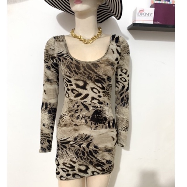 Đầm ôm co giãn hoạ tiết rằn ri,size S-M(lỗi nhẹ đọc thông tin mô tả)