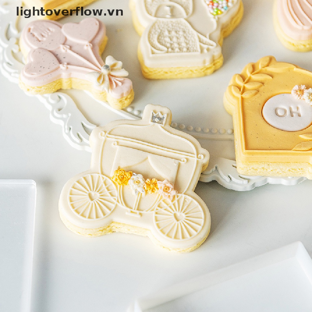 Khuôn Cắt Bằng Acrylic Dùng Trang Trí Bánh Kem Tiện Dụng