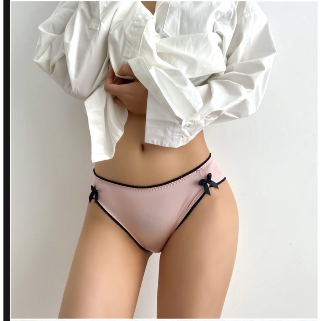 Quần lót satin lụa bóng trơn siêu mượt đính nơ gợi cảm Pink Play mã 039 size L Vòng 3 từ 90-98cm
