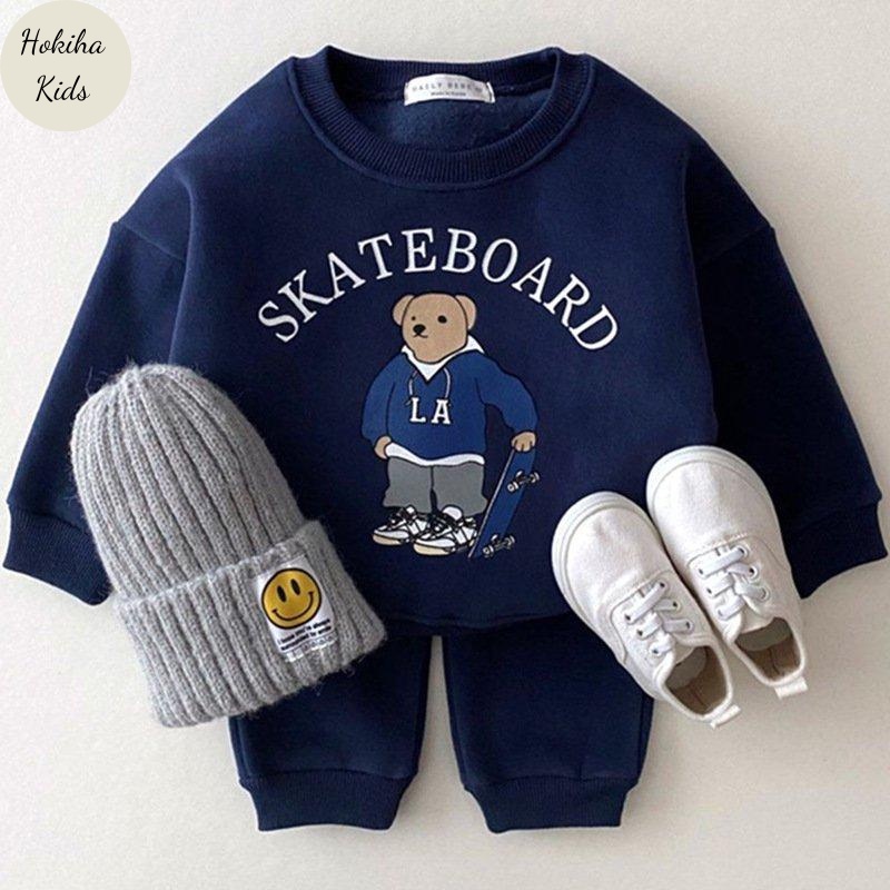 Bộ hình gấu dài tay cho bé trai bé gái HOKIHA KIDS, chất da cá cực xinh 2 màu cho bé size 8-15kg TE5