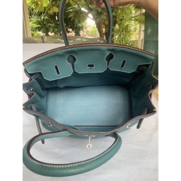 Túi chuẩn si. Túi qua sử dụng .Khách vui lòng xem hình nếu muốn biết thêm thông tin sản phẩm mời khách vô chat . Thanks.