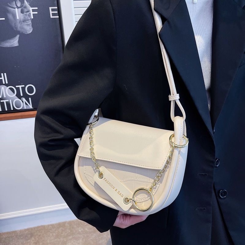 Túi xách nữ đeo vai đeo chéo cá tính da mềm nắp vát hot trend CV79