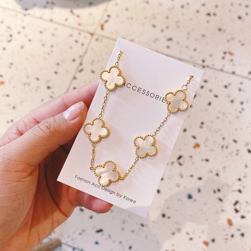 Lắc tay titan cỏ bốn lá cẩm xà cừ sơn màu không gỉ