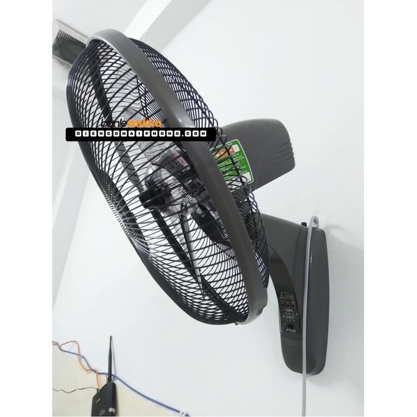 Quạt treo tường Mitsubishi W16-RA có điều khiển- hàng chính hãng