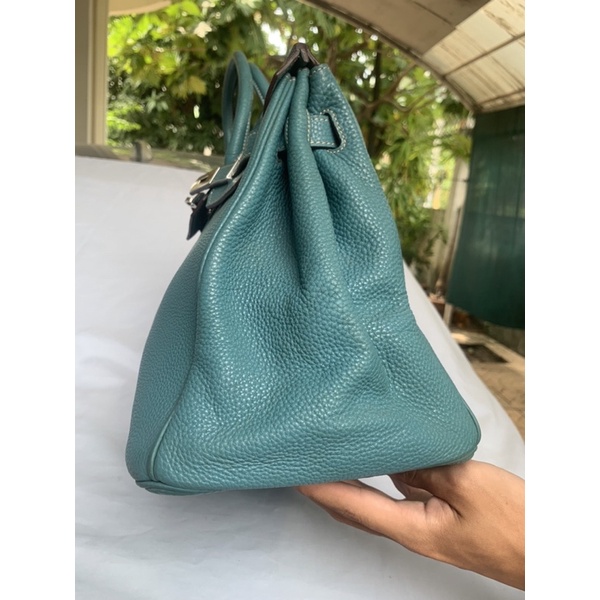 Túi chuẩn si. Túi qua sử dụng .Khách vui lòng xem hình nếu muốn biết thêm thông tin sản phẩm mời khách vô chat . Thanks.