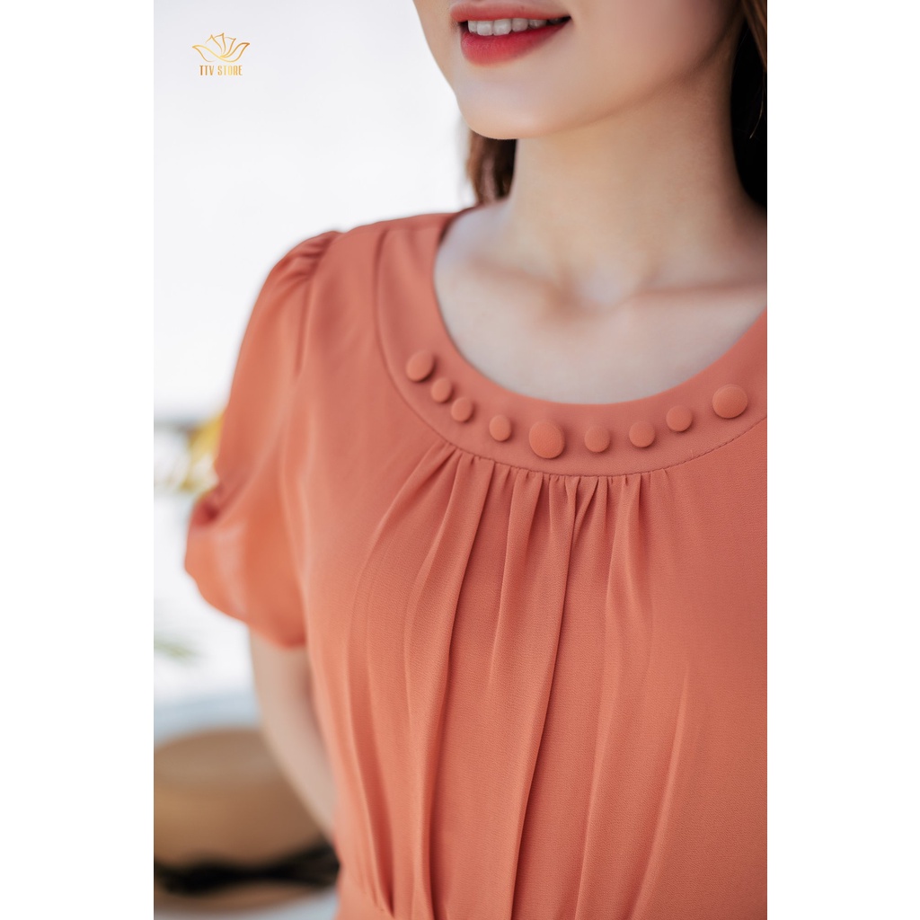 Đầm xòe trung niên TTV Store TTV1116 Cổ tròn xếp ly ngực Cam sữa đi chơi đi tiệc