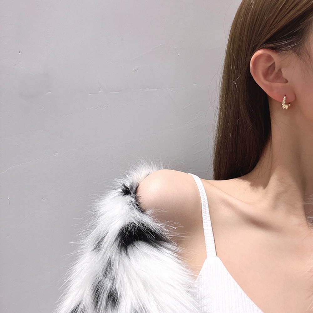 Khuyên Tai Kim Loại Xoắn Cá Tính Cho Nữ