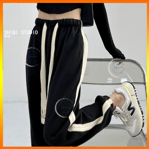 Quần Jogger Nữ Cạp Cao Bo Chun Co Giãn Viền Sọc Năng Động Dây Rút Cá Tính Vải Nỉ Dày Dặn Hanva