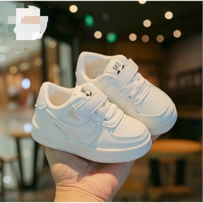 giày nike cho bé trai bé gái size 22 12-13cm