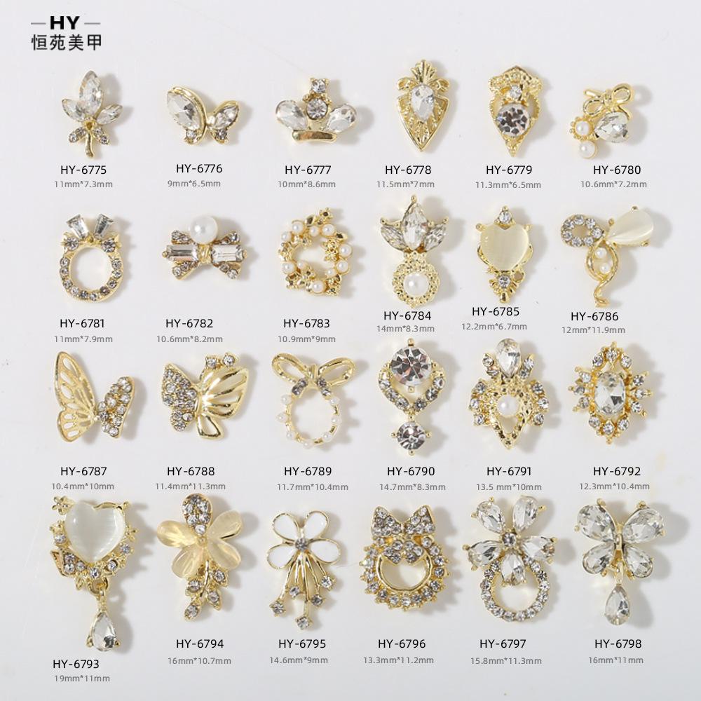 Charm đính móng mã 677 678