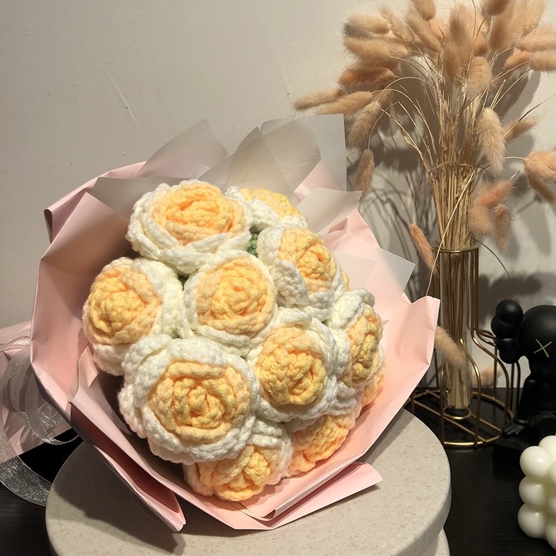 Hoa Hồng Len Màu Gradient Làm Quà Tặng Trang Trí Độc Đáo Sang Chảnh