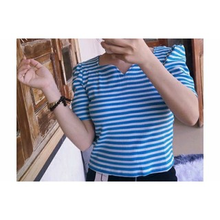 Áo thun gân croptop tay phồng, xẻ tim