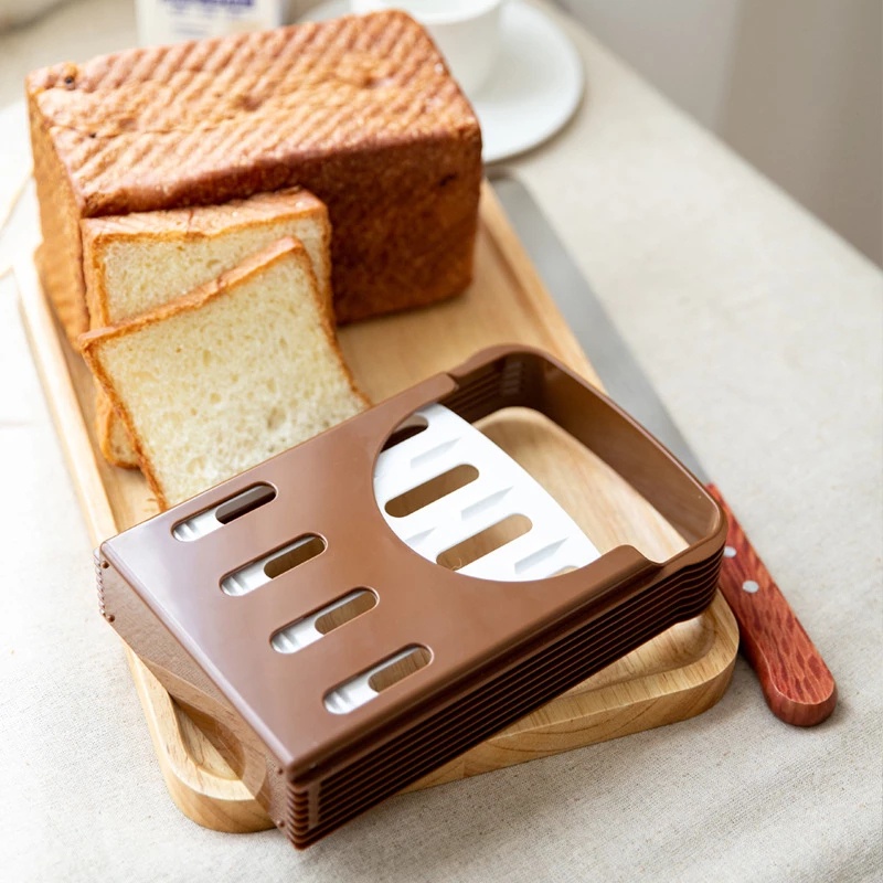 Khuôn Cắt Bánh Mì Sandwich Bằng Nhựa Có Thể Gấp Gọn Tiện Dụng