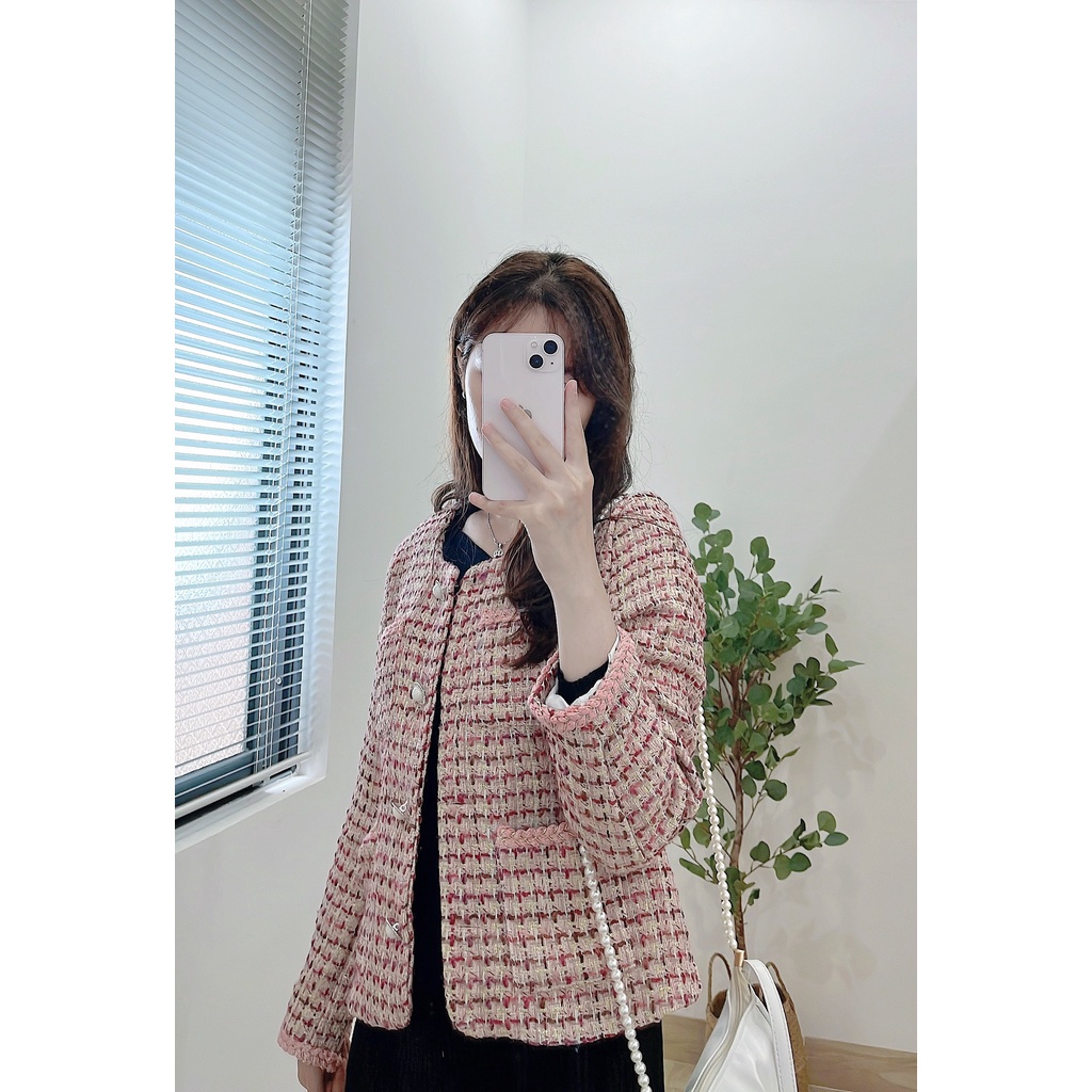 Áo khoác dạ hồng tweed phong cách tiểu thư, hoàng gia dáng ngắn khuy vàng dạ dày dặn