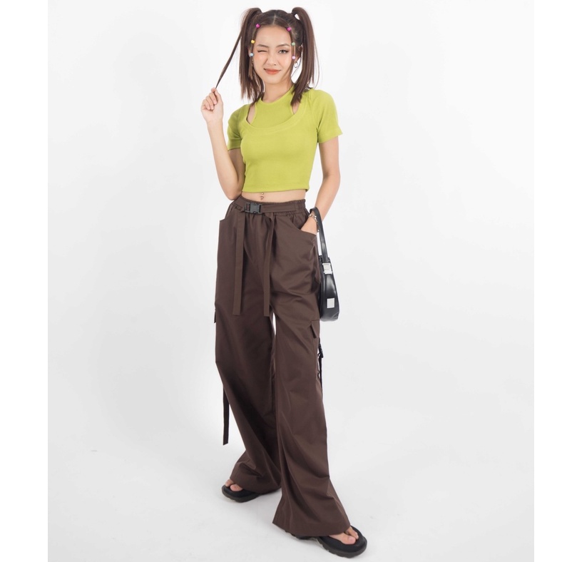 Áo croptop tay ngắn cổ yếm tròn khoét hở vai | Laura Top | Secodee
