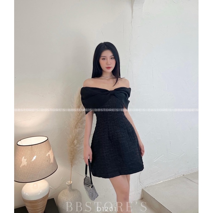 Đầm xoè trễ vai phối nơ hình thật