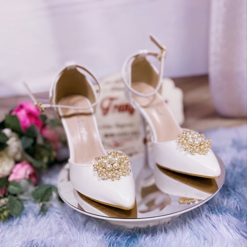 GIÀY CƯỚI THIẾT KẾ QUAI HOA MẶT TRỜI(Giày Thiết kế gắn đính thủ công theo yêu cầu, khách chắc lấy mới đặt giúp shop nhé)