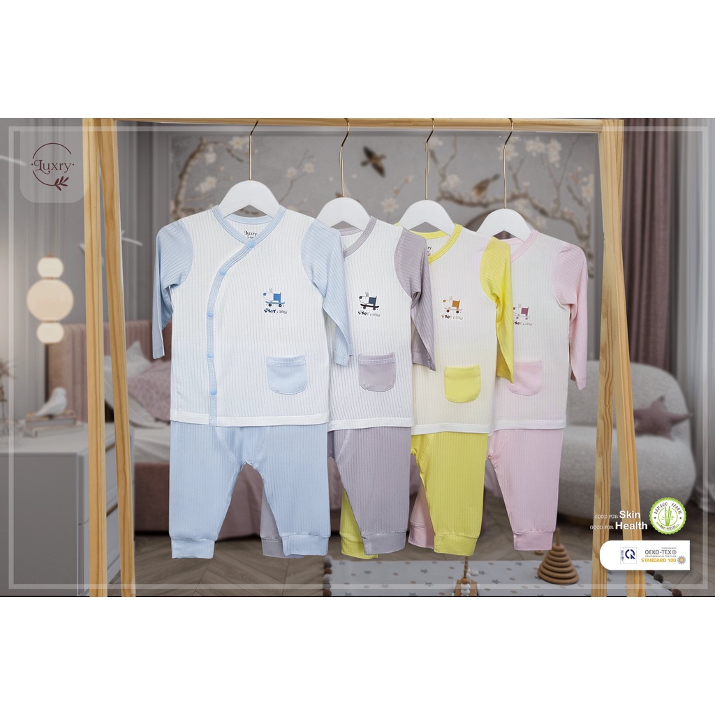 Bộ quần áo dài tay cài lệch vạt chéo phối túi Luxry đáng yêu làm từ vải sợi tre cho bé từ sơ sinh đến 18 tháng