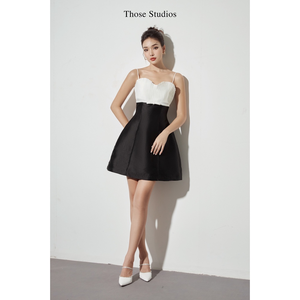 Váy 2 dây, váy chữ a ngắn Those Studio đen phối trắng xếp li phần ngực Milcah Dress