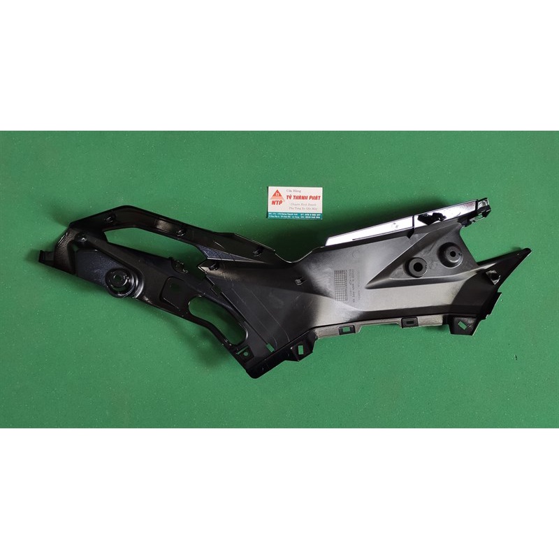 Ốp dưới yên Winner X Đen Bóng NHB25 Phải  xe Đen