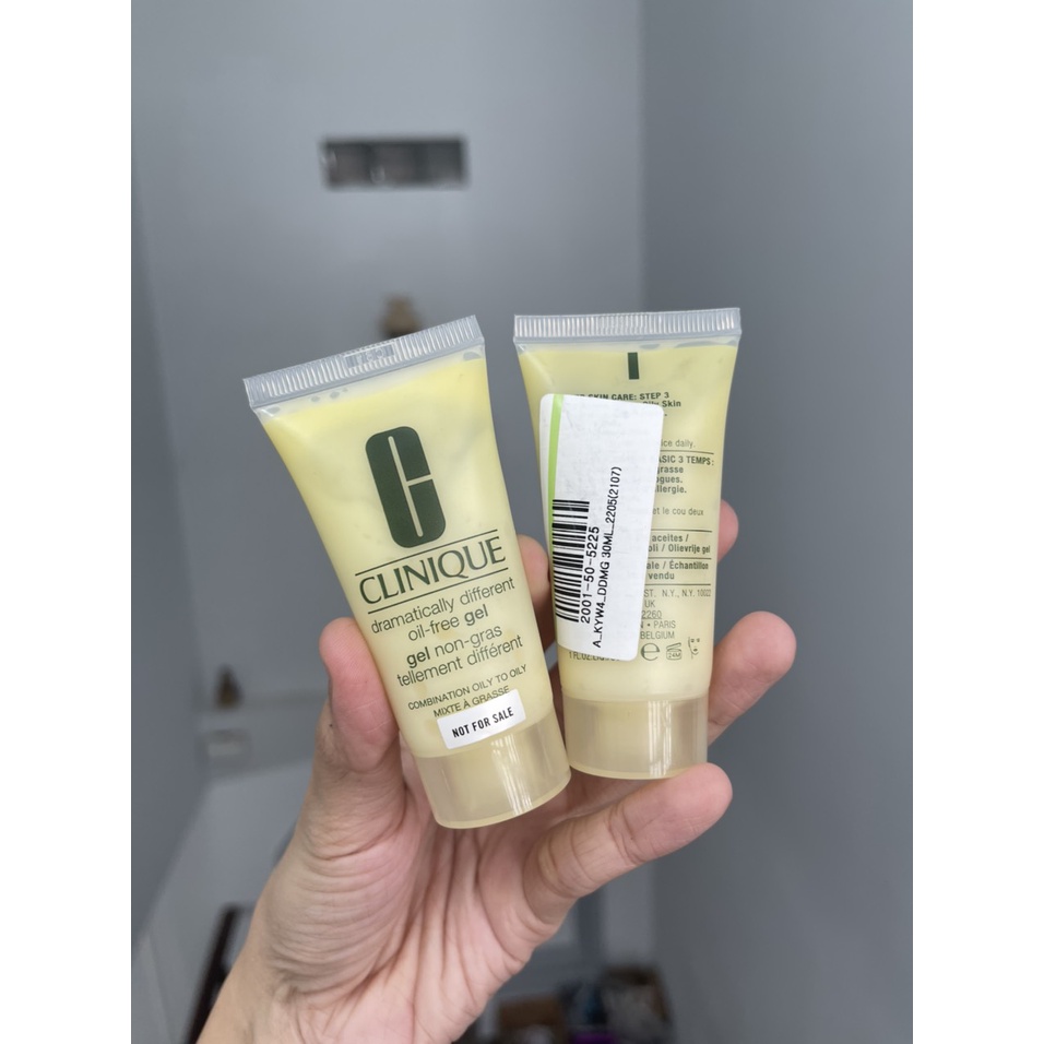 THẠCH DƯỠNG DA ĐÌNH ĐÁM CLINIQUE DRAMATICALLY DIFFERENT HYDRATING JELLY