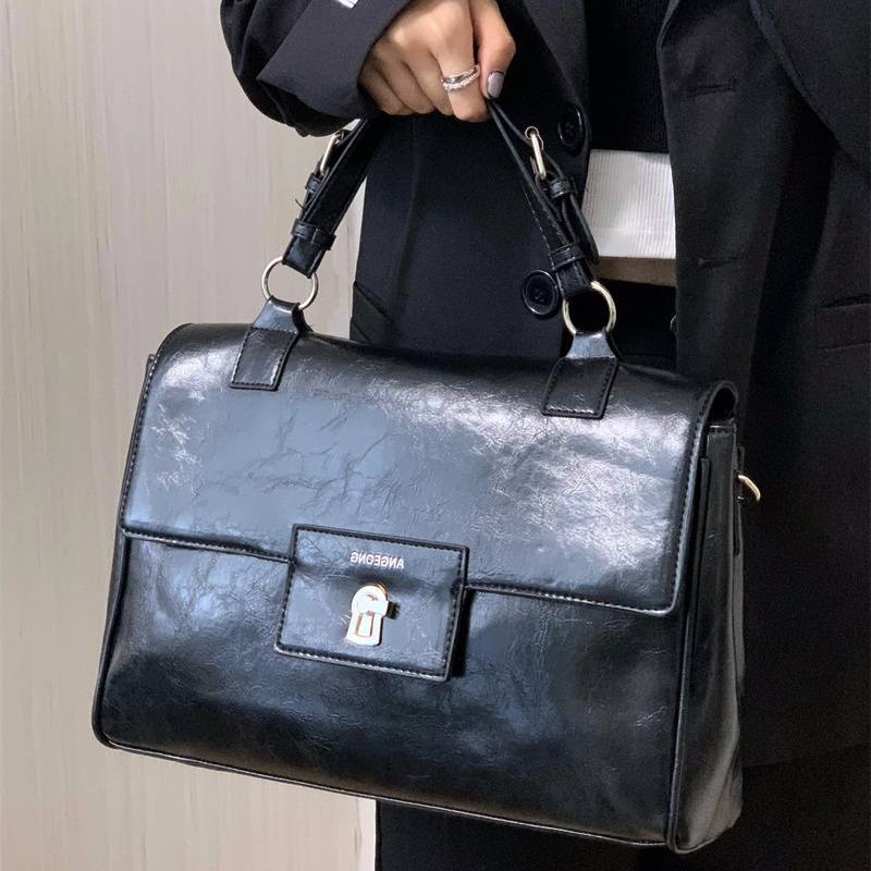 Ielgy Quần Lót Ngắn Cỡ Lớn Màu Đen Nhám Cổ Điển Có Khóa Cài Chất Lượng Cao Cho Nữ