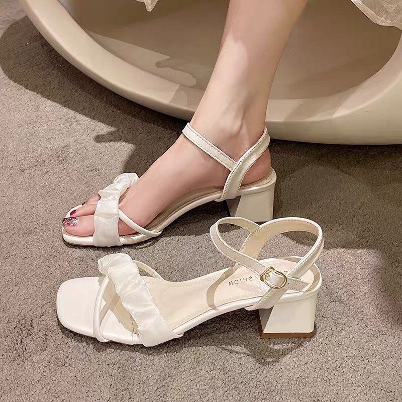 Giày Cao Gót Nữ Quai Nhún Đan Chéo Gót Vuông 5 Phân Siêu cute Mã M9
