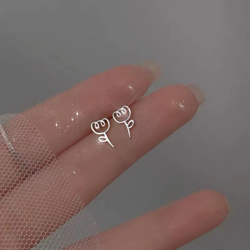 Khuyên Tai Bạc S925 S925 Hình Hoa Tulip / Ngôi Sao / Trái Tim May Mắn Đơn Giản Cho Nữ Fantastic7