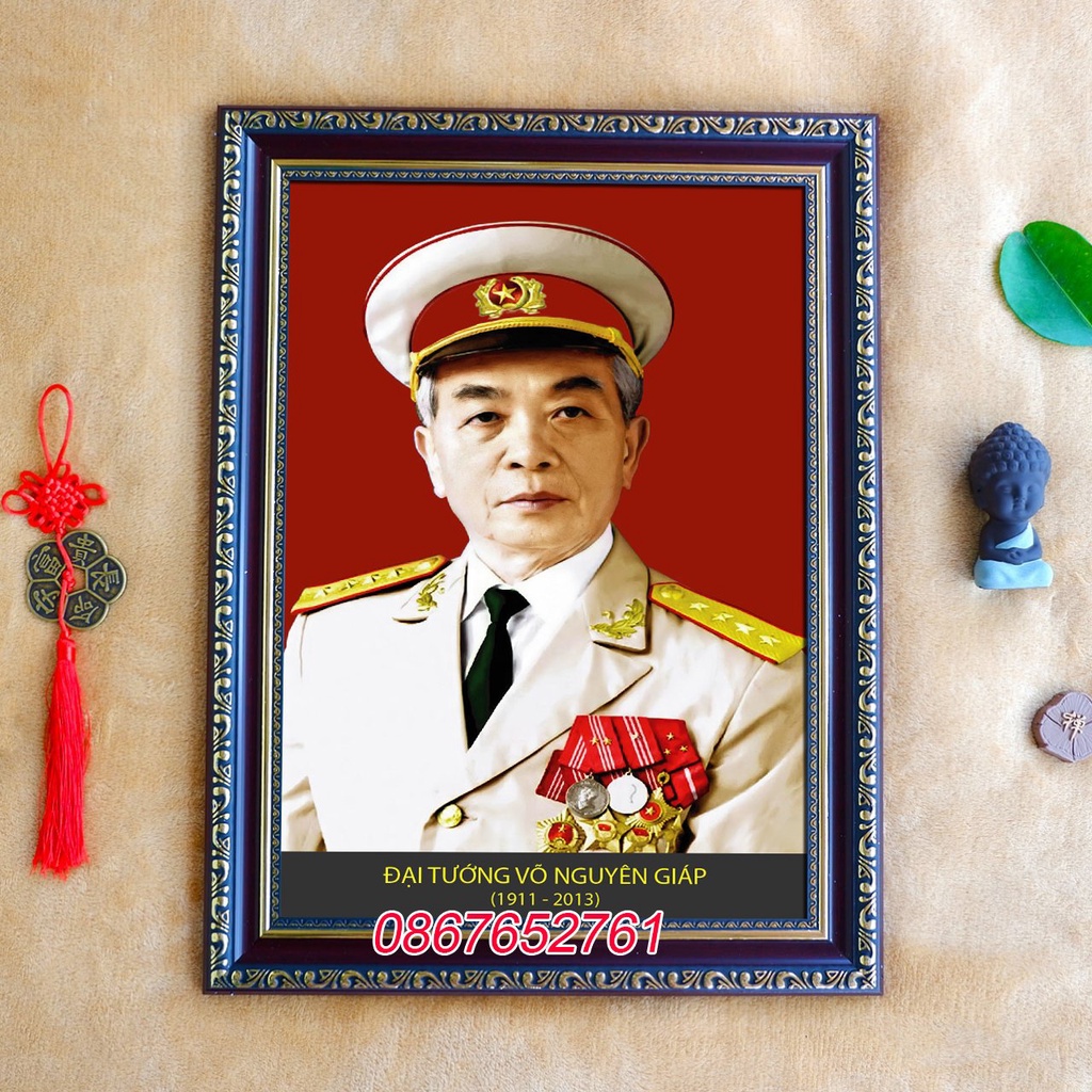 Tranh Bác Võ Nguyên Giáp gồm khung 38x50cm y ảnh