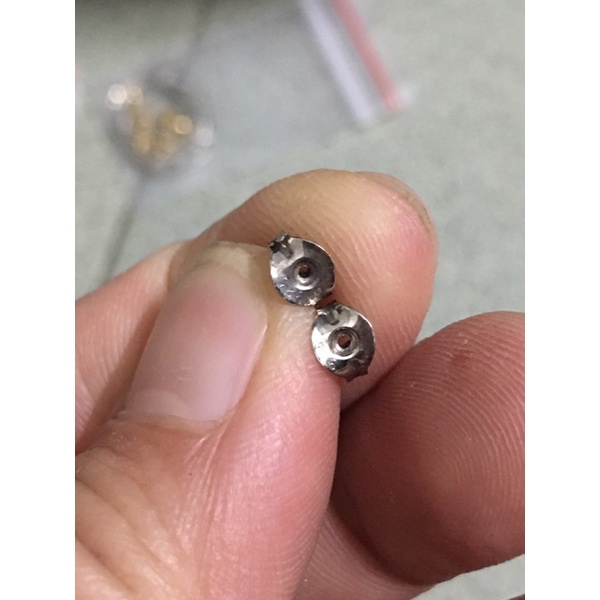 Hoa tai hai màu trắng vàng phối đá trắng si tuyển Nhật