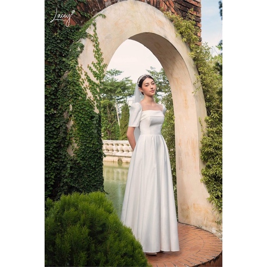 Váy suông đi bàn