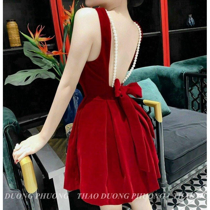 đầm nhung nơ chuỗi ngọc được chọn màu xẻ ngực hai dây sang chảnh velvet noel